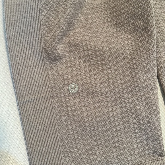 Lululemon Seamlessly Street Crop in Heathered Medium Grey - Picture 7 of 7